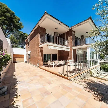 Espectacular Privada Con Piscina Y Aacc * Castelldefels