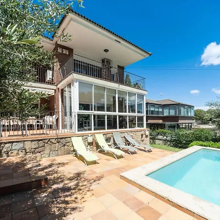 Holiday home Espectacular Privada Con Piscina Y Aacc Castelldefels
