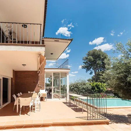 Espectacular Privada Con Piscina Y Aacc Holiday home Castelldefels